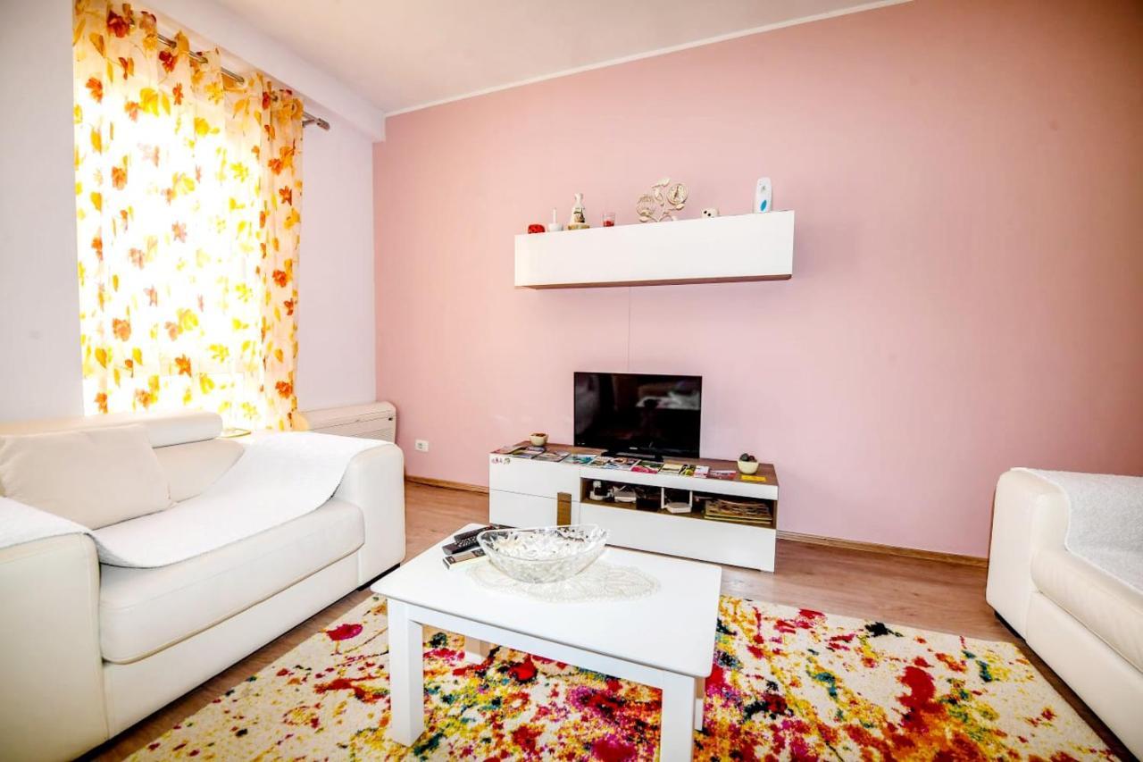 Happy Stories' Apartment In City Centre Shkoder Exterior photo